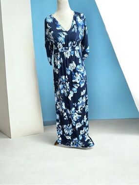 Isabel Maternity by Ingrid & Isabel Navy Blue Floral Maxi Dress Size XS NWT